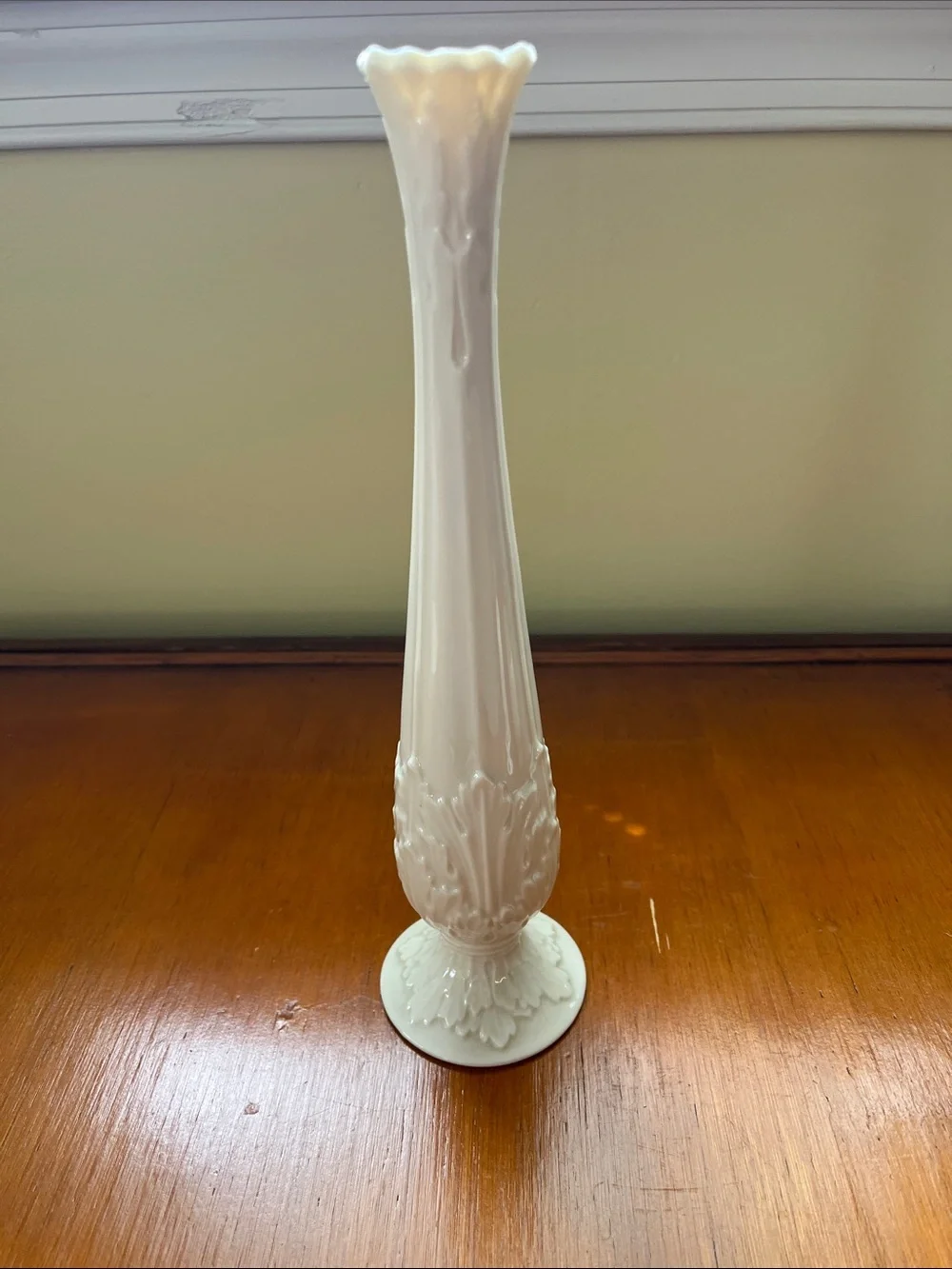 Lenox Glossy White Ceramic Bud Vase and Accent Set